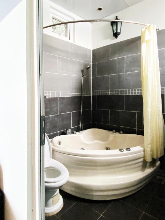 Ngoc Kha Tu 1 Hotel Long Xuyên Exteriör bild